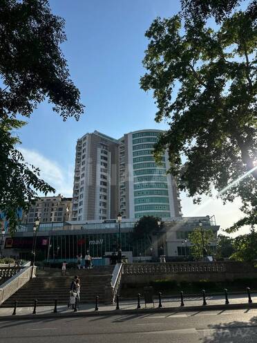 Satılır 4 otaqlı yeni tikili 230 m², Sahil m., photo 1 from 28