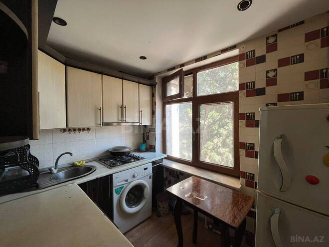 Satılır 2 otaqlı köhnə tikili 55 m², İnşaatçılar m., photo 7 from 13