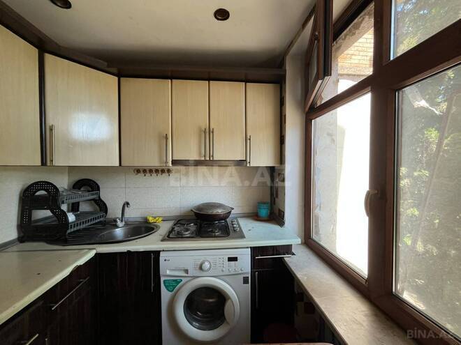 Satılır 2 otaqlı köhnə tikili 55 m², İnşaatçılar m., photo 8 from 13