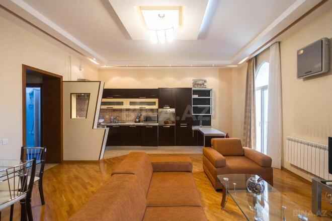 İcarəyə verilir 2 otaqlı köhnə tikili 70 m², Sahil m., photo 4 from 20
