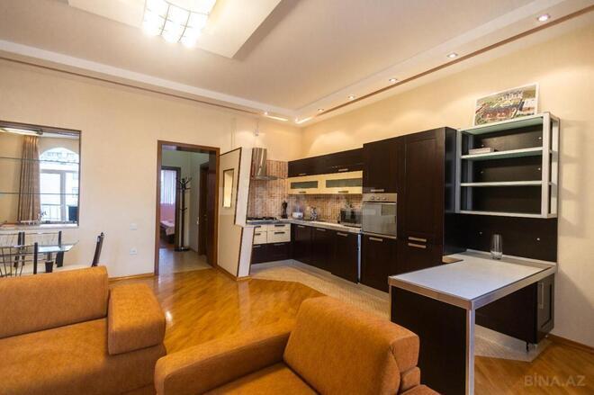 İcarəyə verilir 2 otaqlı köhnə tikili 70 m², Sahil m., photo 1 from 20