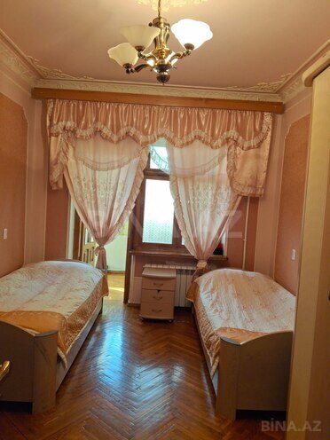 Satılır 5 otaqlı köhnə tikili 144 m², Xalqlar Dostluğu m., photo 13 from 21