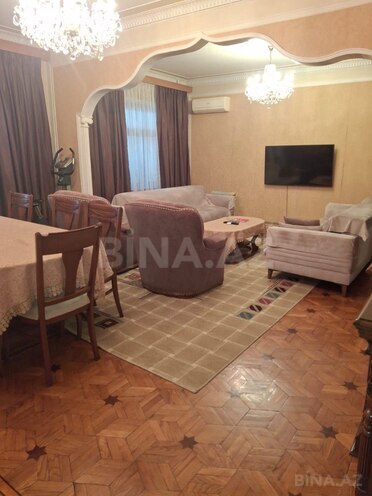 Satılır 5 otaqlı köhnə tikili 144 m², Xalqlar Dostluğu m., photo 1 from 21