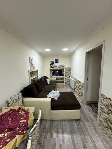 Сдаётся 3-комн. вторичка 65 м², м. Сахил, photo 1 from 7