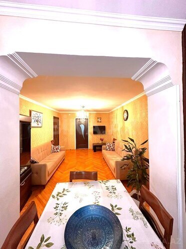 Satılır 3 otaqlı köhnə tikili 85 m², Nizami m., photo 3 from 9