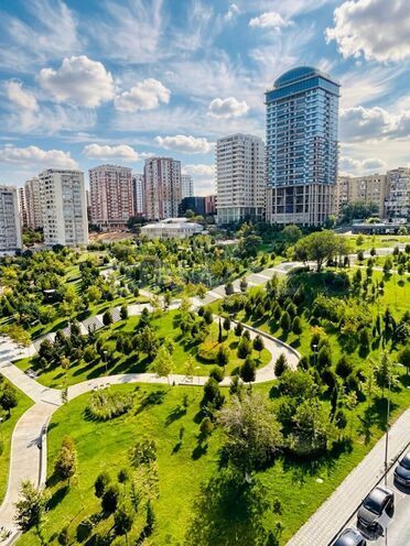 Продаётся 3-комн. новостройка 130 м², м. Низами, photo 1 from 16