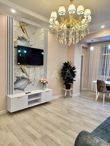 Сдаётся 3-комн. новостройка 70 м², Абшеронcкий  р., photo 1 from 13