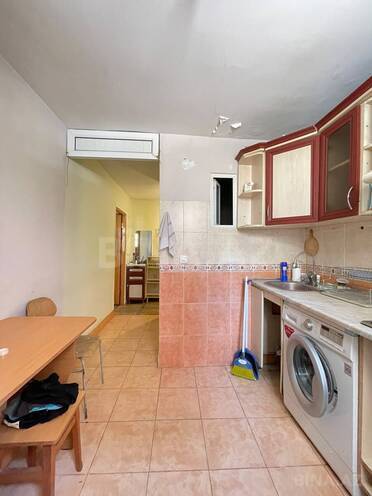 Satılır 1 otaqlı köhnə tikili 35 m², İnşaatçılar m., photo 10 from 13