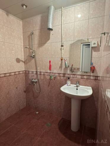 Satılır 2 otaqlı köhnə tikili 65 m², Bakıxanov q., photo 12 from 14