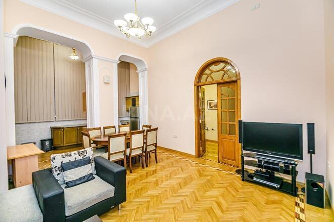 İcarəyə verilir 4 otaqlı köhnə tikili 178 m², İçəri Şəhər m., photo 1 from 18