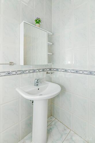 İcarəyə verilir 4 otaqlı köhnə tikili 178 m², İçəri Şəhər m., photo 11 from 18