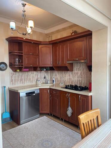 Satılır 3 otaqlı köhnə tikili 80 m², Xalqlar Dostluğu m., photo 8 from 16