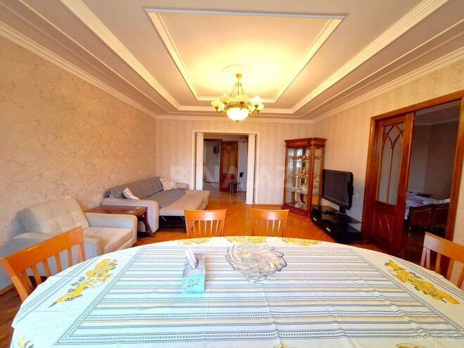 İcarəyə verilir 3 otaqlı köhnə tikili 135 m², Elmlər Akademiyası m., photo 3 from 17
