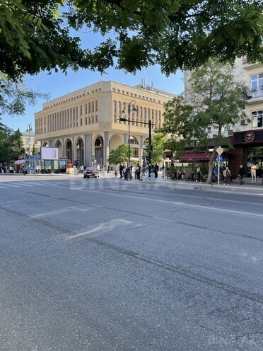Продаётся 3-комн. вторичка 90 м², м. Элмляр Академиясы, photo 1 from 28