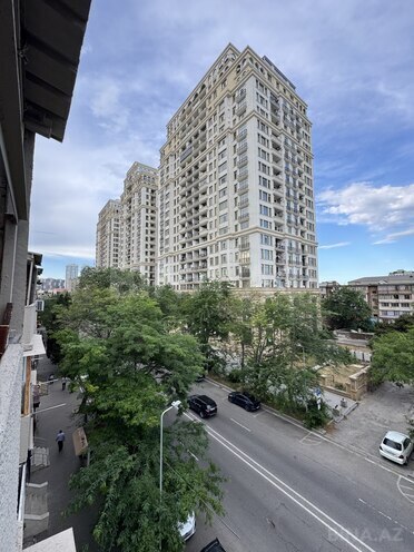 İcarəyə verilir 3 otaqlı köhnə tikili 75 m², Elmlər Akademiyası m., photo 1 from 12