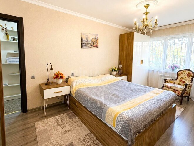 Satılır 3 otaqlı köhnə tikili 90 m², Neftçilər m., photo 1 from 15