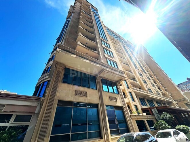 Satılır 4 otaqlı yeni tikili 205 m², Sahil m., photo 1 from 8