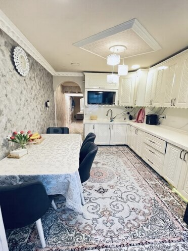 Satılır 3 otaqlı köhnə tikili 97 m², Bakıxanov q., photo 9 from 18