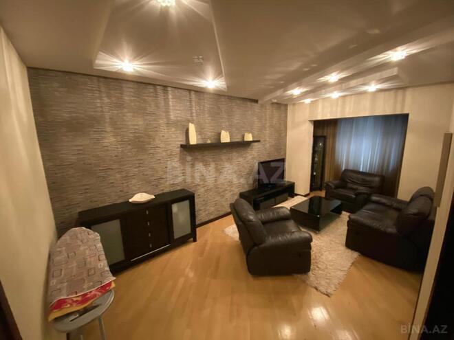 Satılır 3 otaqlı köhnə tikili 80 m², Memar Əcəmi m., photo 1 from 10