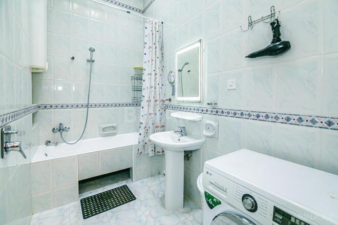 Сдаётся 4-комн. вторичка 180 м², м. Сахил, photo 20 from 26