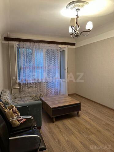 Сдаётся 2-комн. вторичка 55 м², м. Нефтчиляр, photo 1 from 10