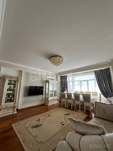 Сдаётся 3-комн. новостройка 125 м², м. Низами, photo 1 from 27