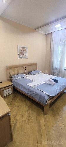 Сдаётся 3-комн. вторичка 110 м², м. Сахил, photo 11 from 30