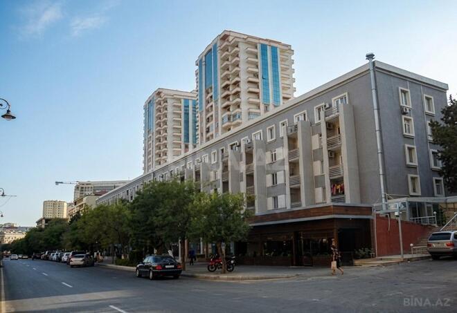 Satılır 3 otaqlı köhnə tikili 75 m², Yasamal r., photo 1 from 9