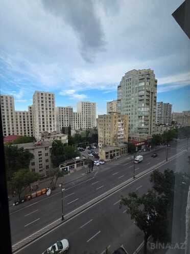 Satılır 2 otaqlı köhnə tikili 56 m², İnşaatçılar m., photo 14 from 16