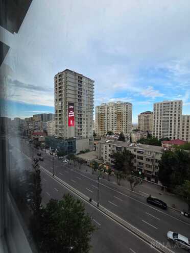 Satılır 2 otaqlı köhnə tikili 56 m², İnşaatçılar m., photo 15 from 16