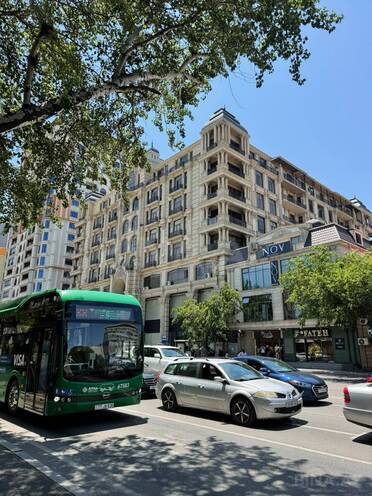 Продаётся 4-комн. новостройка 208 м², Насиминский  р., photo 1 from 29