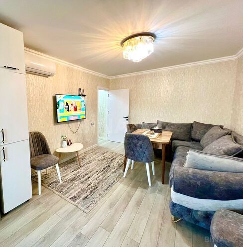 Продаётся 2-комн. вторичка 51 м², м. Кара Караев, photo 1 from 17