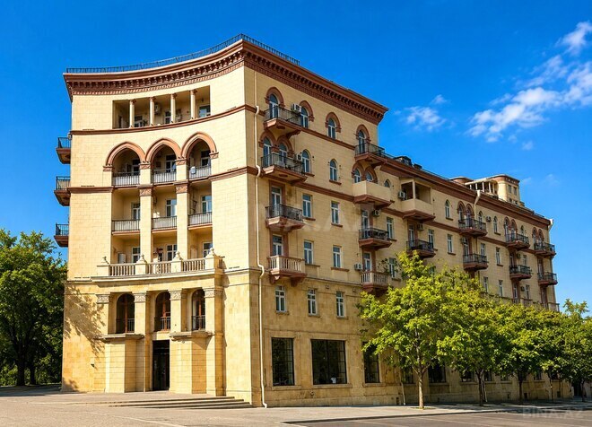 Продаётся 3-комн. вторичка 100 м², м. Низами, photo 1 from 10