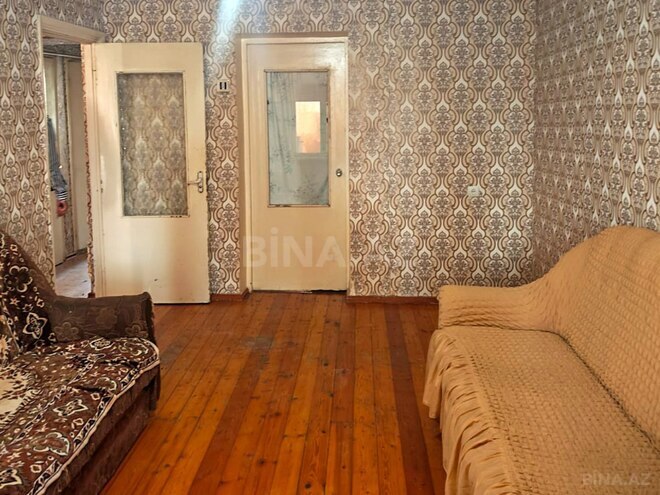 Продаётся 3-комн. вторичка 70 м², м. Кара Караев, photo 1 from 19