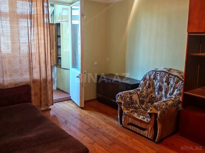 Продаётся 3-комн. вторичка 70 м², м. Кара Караев, photo 3 from 19