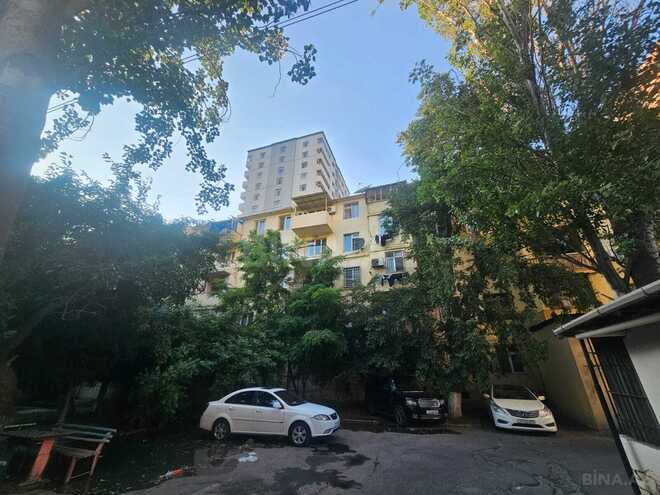 Satılır 2 otaqlı köhnə tikili 50 m², Elmlər Akademiyası m., photo 1 from 15