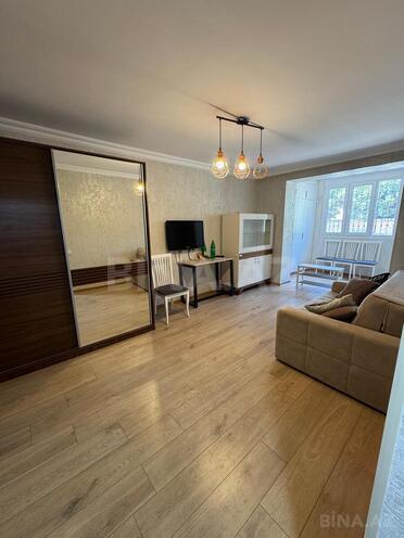Продаётся 2-комн. вторичка 60 м², м. Иншаатчылар, photo 3 from 7