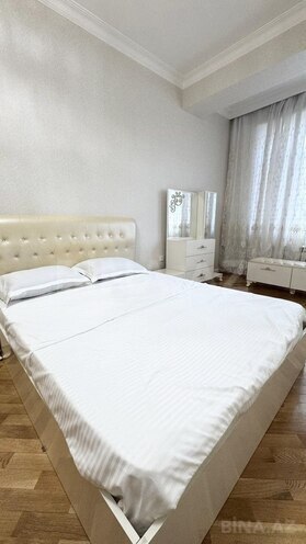 İcarəyə verilir 3 otaqlı yeni tikili 160 m², 28 May m., photo 25 from 27