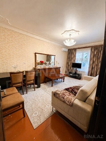 Satılır 3 otaqlı köhnə tikili 86 m², Xalqlar Dostluğu m., photo 1 from 8