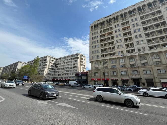 Satılır 2 otaqlı köhnə tikili 63 m², Gənclik m., photo 1 from 23
