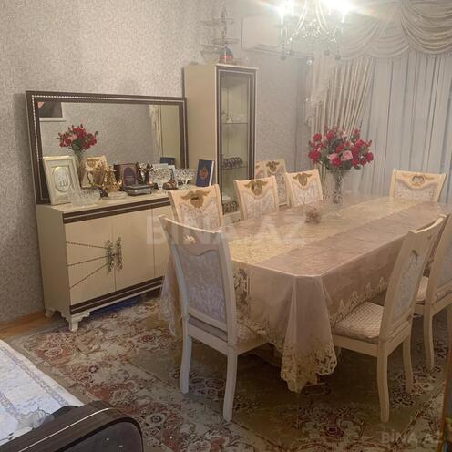 Продаётся 4-комн. вторичка 100 м², Хатаинский р., photo 1 from 13