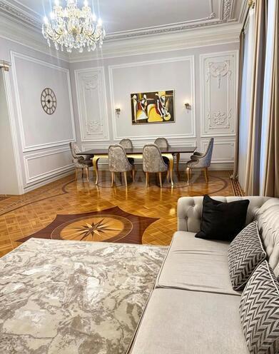 İcarəyə verilir 4 otaqlı köhnə tikili 160 m², Nizami m., photo 1 from 13