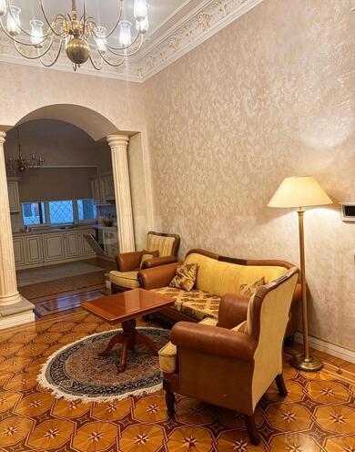 İcarəyə verilir 4 otaqlı köhnə tikili 160 m², Nizami m., photo 6 from 13