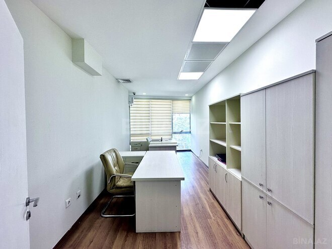 İcarəyə verilir 10 otaqlı ofis 300 m², İnşaatçılar m., photo 14 from 32
