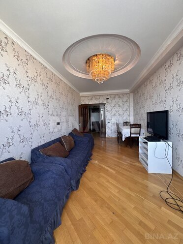 Сдаётся 3-комн. новостройка 101 м², м. Ази Асланов, photo 1 from 18