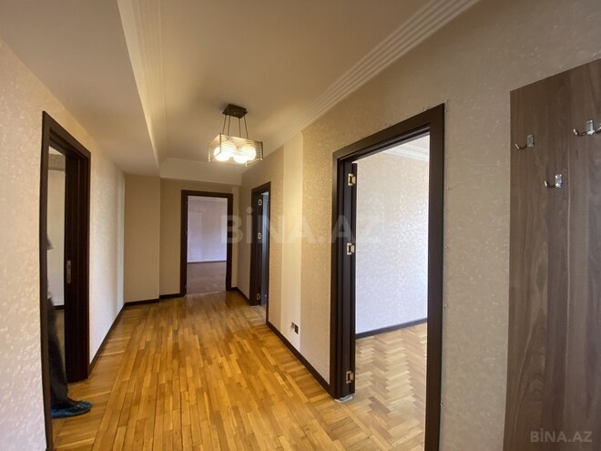 Satılır 5 otaqlı köhnə tikili 140 m², Nizami m., photo 4 from 25
