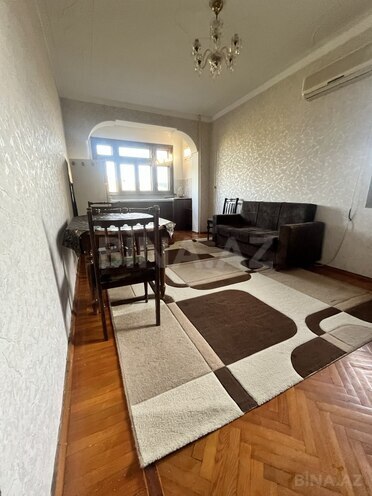 Продаётся 2-комн. вторичка 45 м², Бинагадинский р., photo 1 from 13