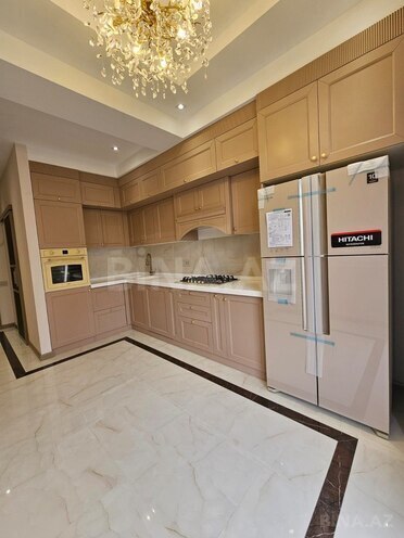 Продаётся 4-комн. новостройка 129 м², м. Низами, photo 1 from 32