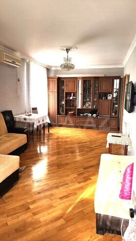 Satılır 1 otaqlı köhnə tikili 50 m², 28 May m., photo 1 from 13