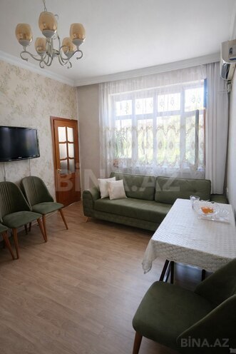 Satılır 2 otaqlı köhnə tikili 40 m², Azadlıq Prospekti m., photo 1 from 8